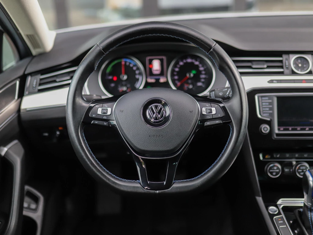 Volkswagen Passat – foto 32