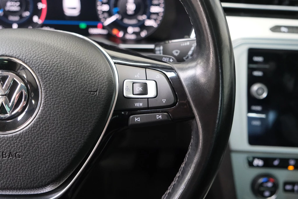 Volkswagen Passat – foto 23