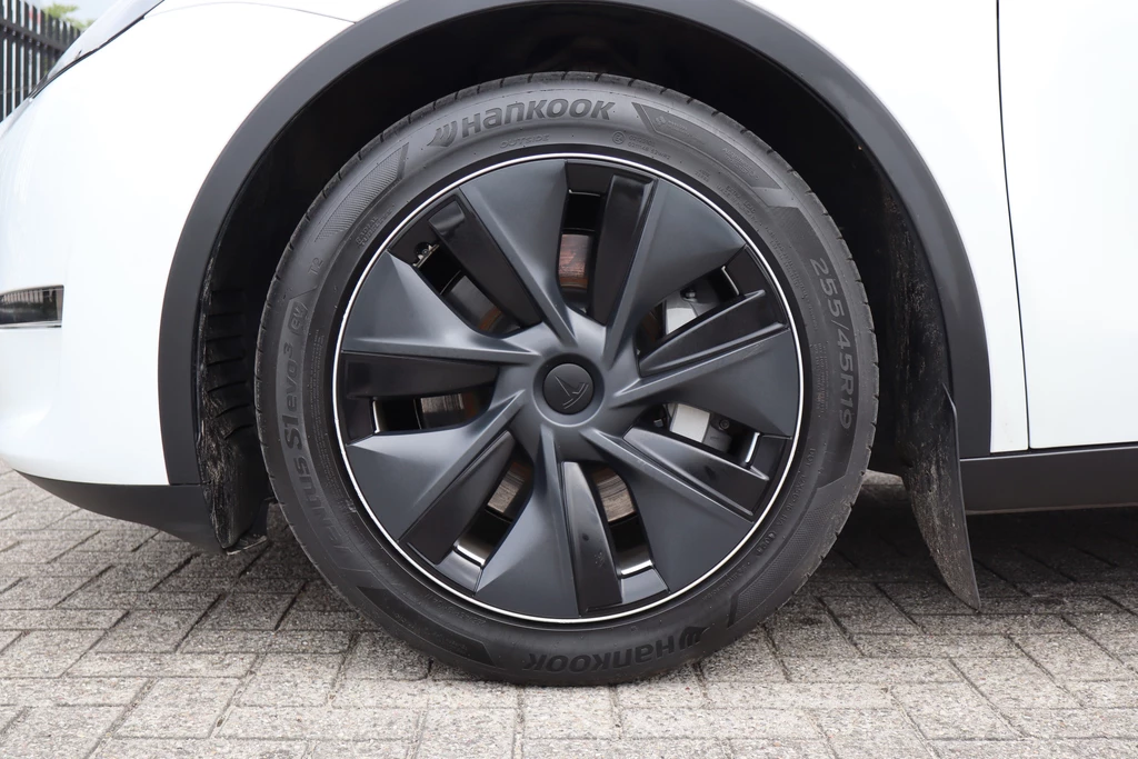 Tesla Model Y – foto 10