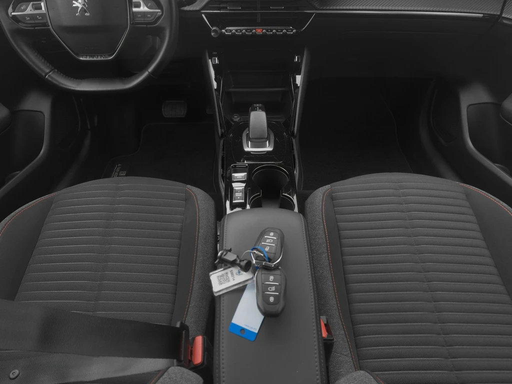 Peugeot e-208 – foto 28