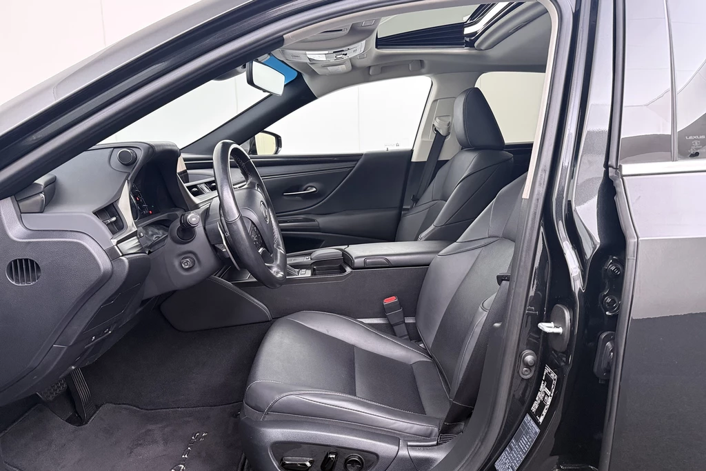 Lexus ES – foto 11