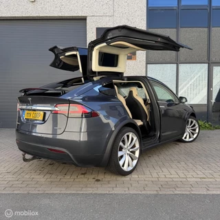 Tesla Model X – thumbnail 6
