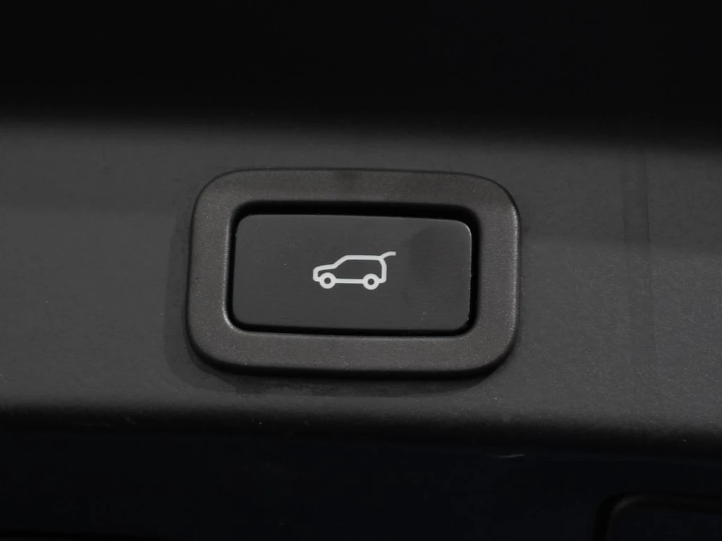 Jaguar F-PACE – foto 11