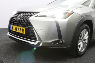 Lexus UX – thumbnail 2