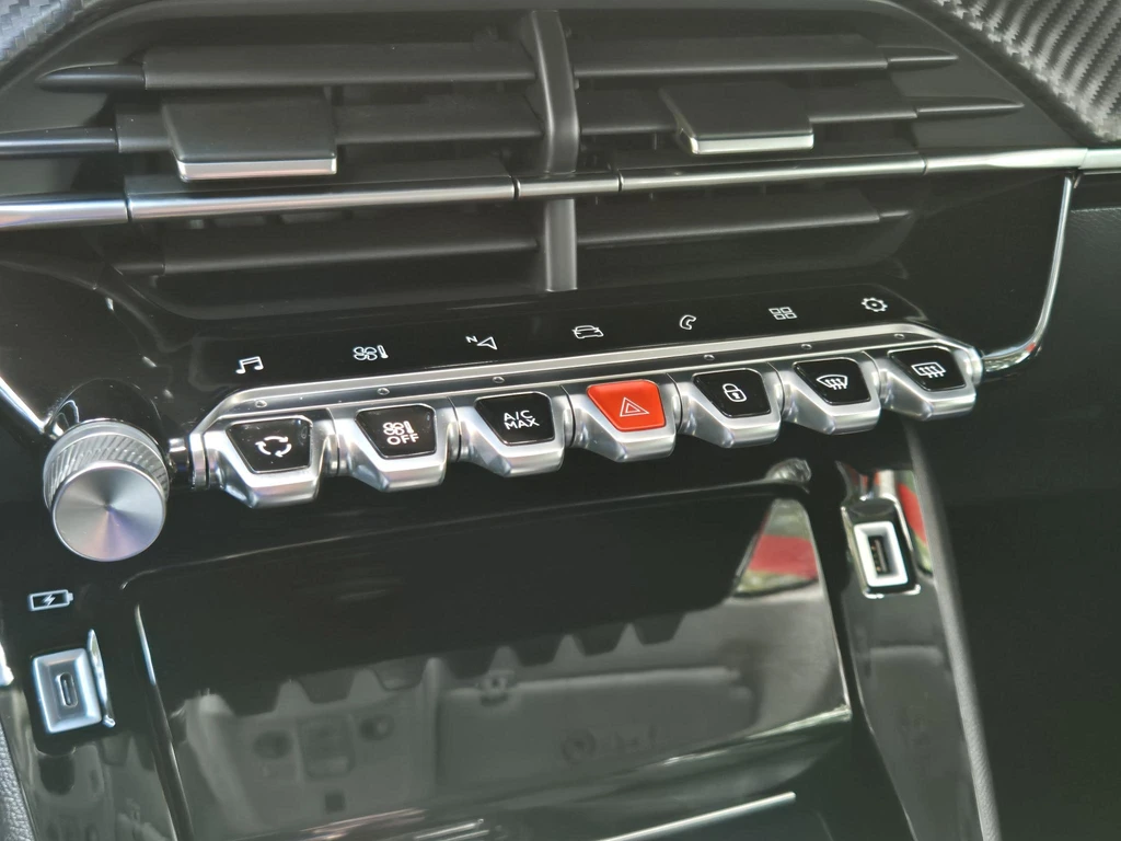 Peugeot 208 – foto 23