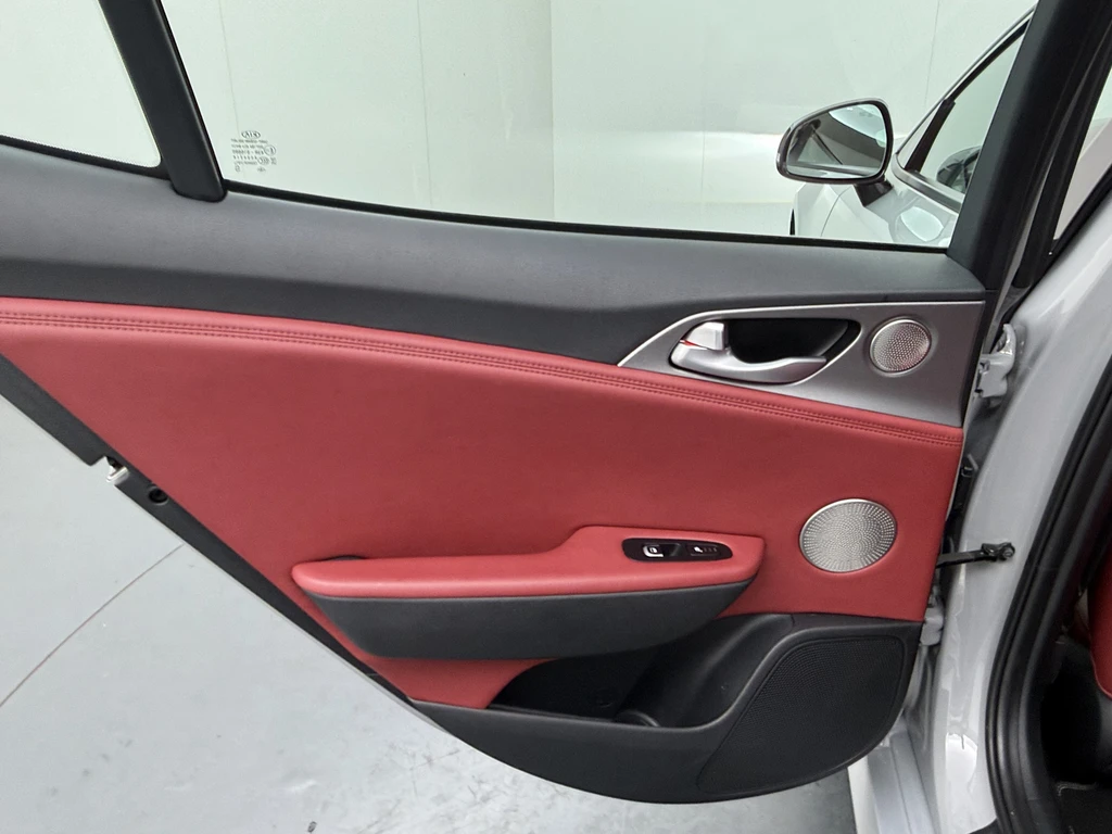 Kia Stinger – foto 36