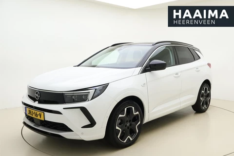 Opel Grandland 1.2 Turbo 130pk Automaat Ultimate | Navigatie | Alcantara bekleding | Elektrische achterklep | Stoel- en stuurverwarming | Climate control | Cruise control | Zwart dak