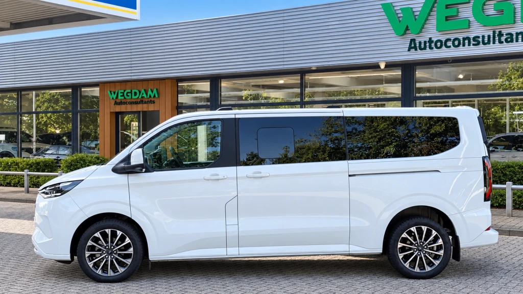 Ford Tourneo Custom – foto 2