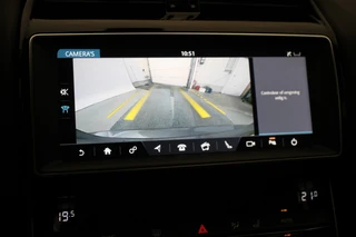 Jaguar XE – thumbnail 14