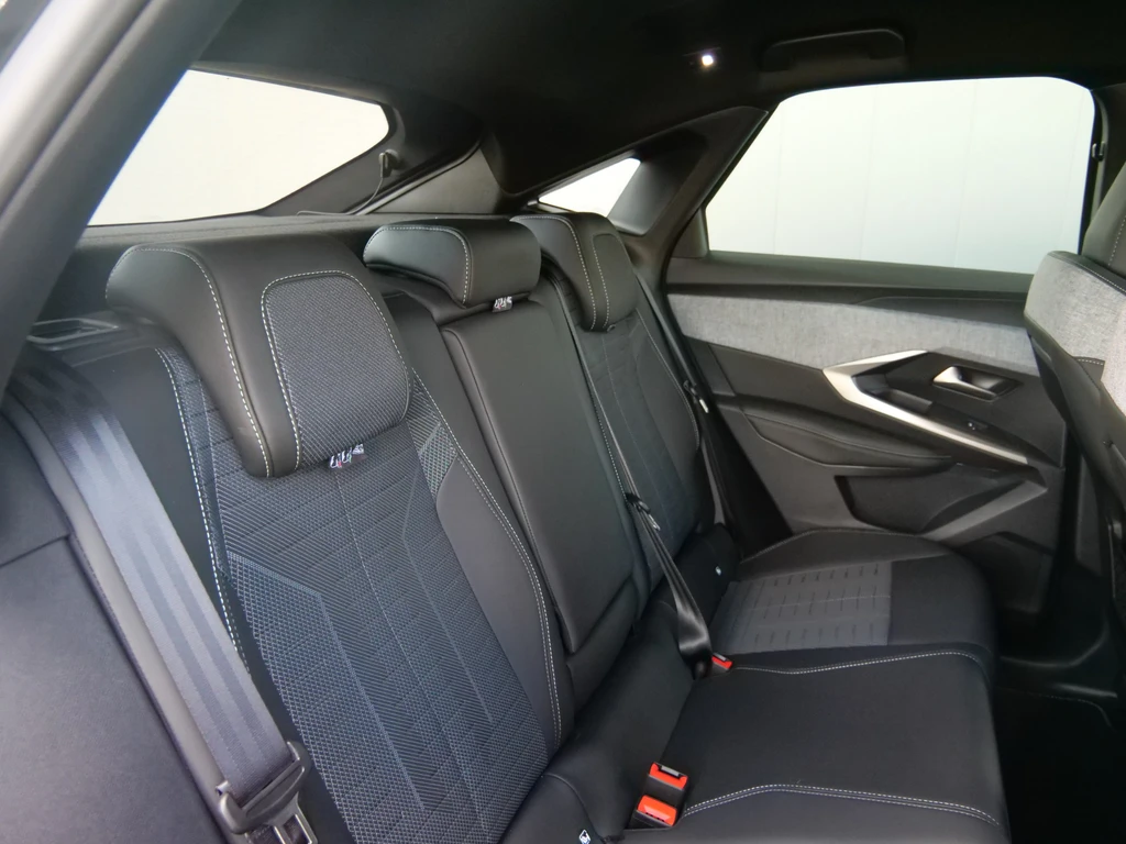 Peugeot e-3008 – foto 11
