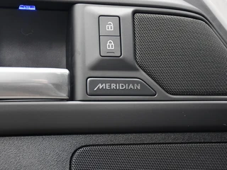 Land Rover Defender – thumbnail 36