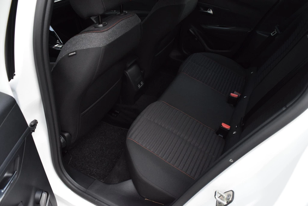 Peugeot e-208 – foto 18