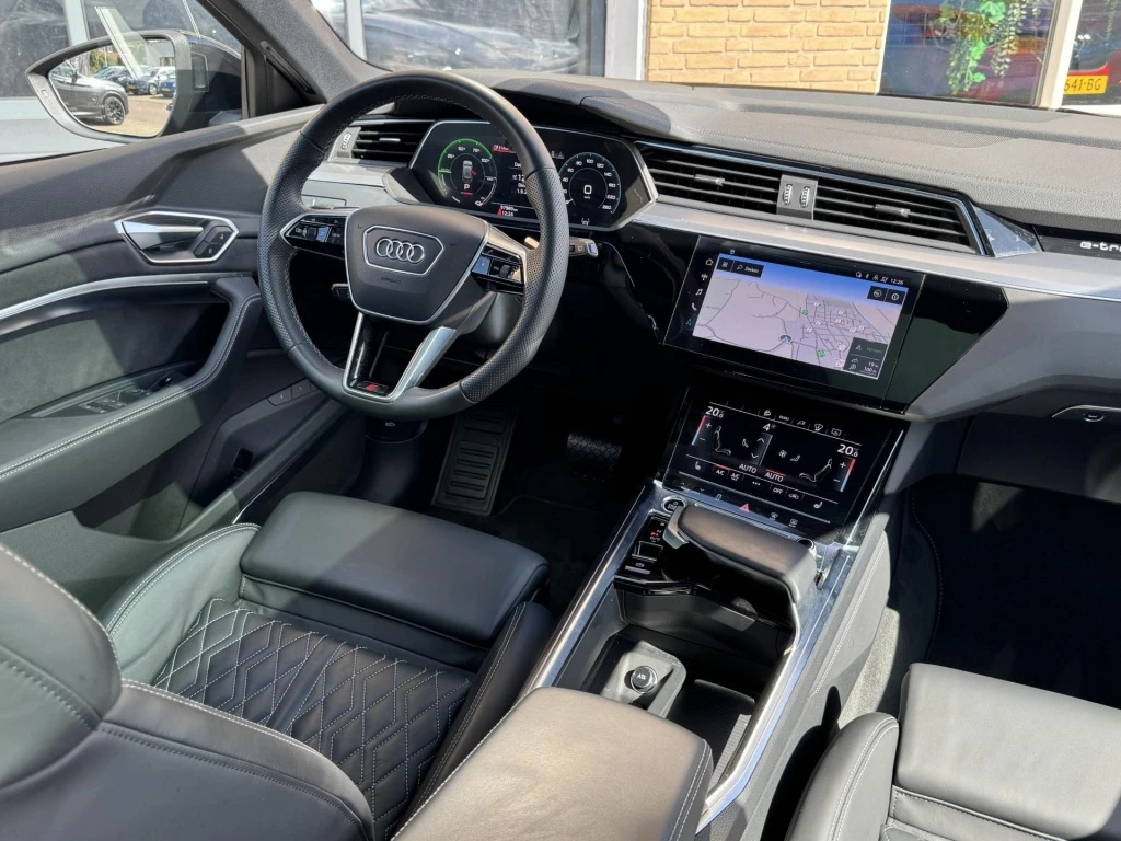 Audi e-tron – foto 12