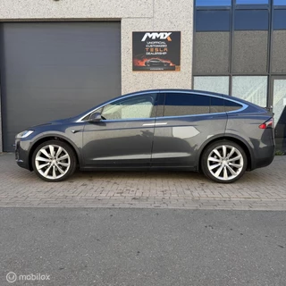 Tesla Model X – thumbnail 2