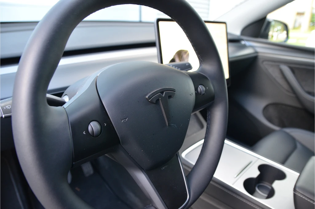 Tesla Model Y – foto 16