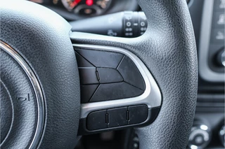 Jeep Renegade – thumbnail 14