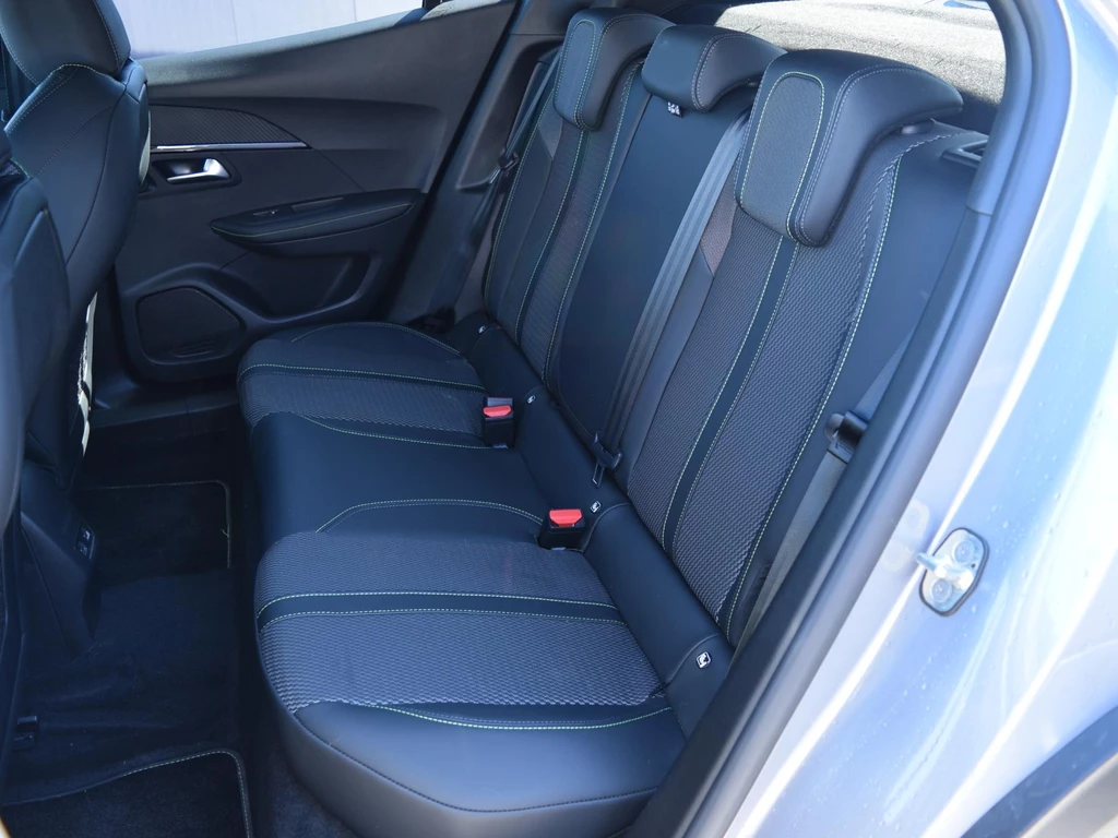 Peugeot e-2008 – foto 17