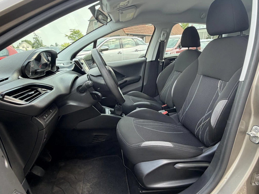 Peugeot 208 – foto 16