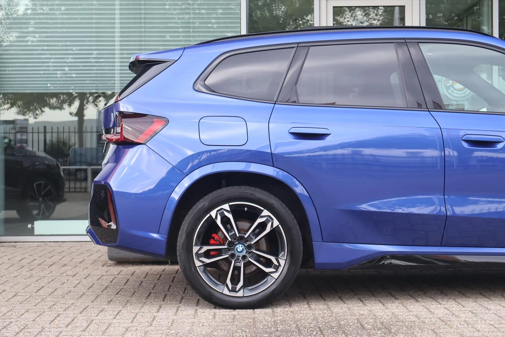 BMW iX1 – foto 6