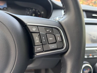 Jaguar E-PACE – thumbnail 24