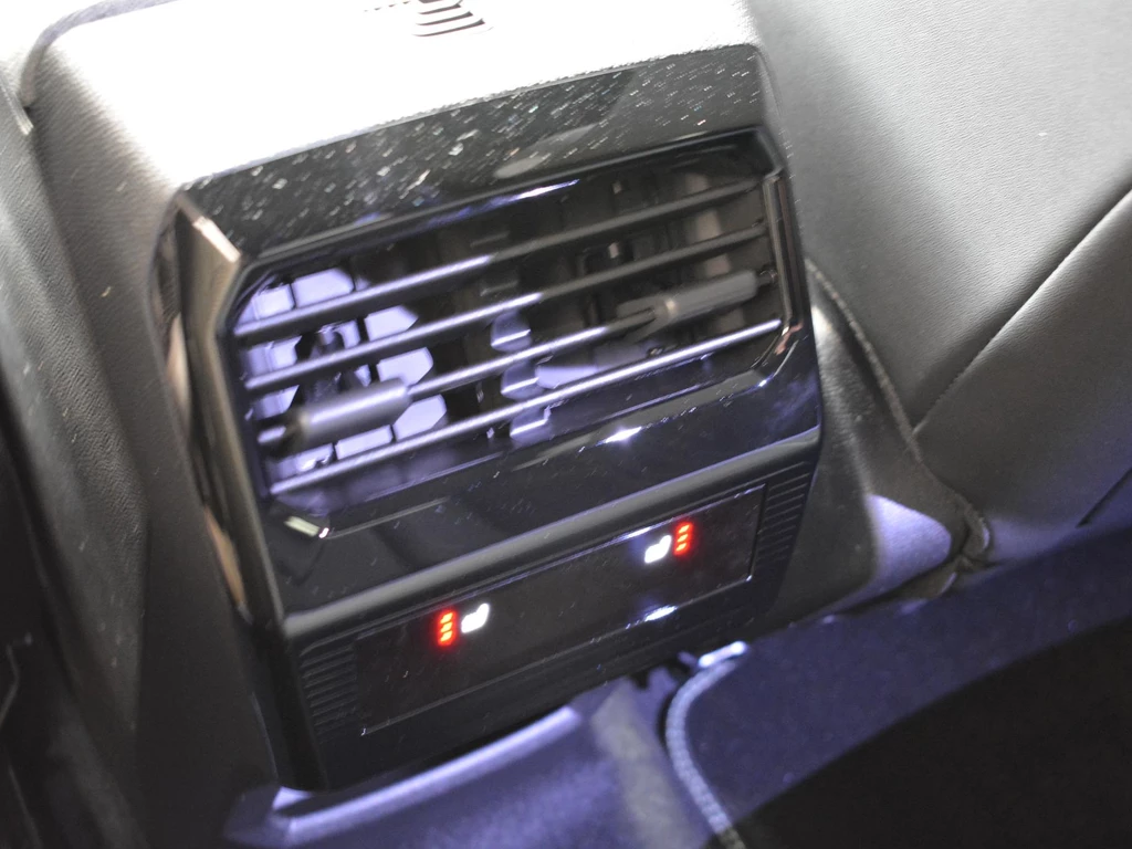 Peugeot e-3008 – foto 16