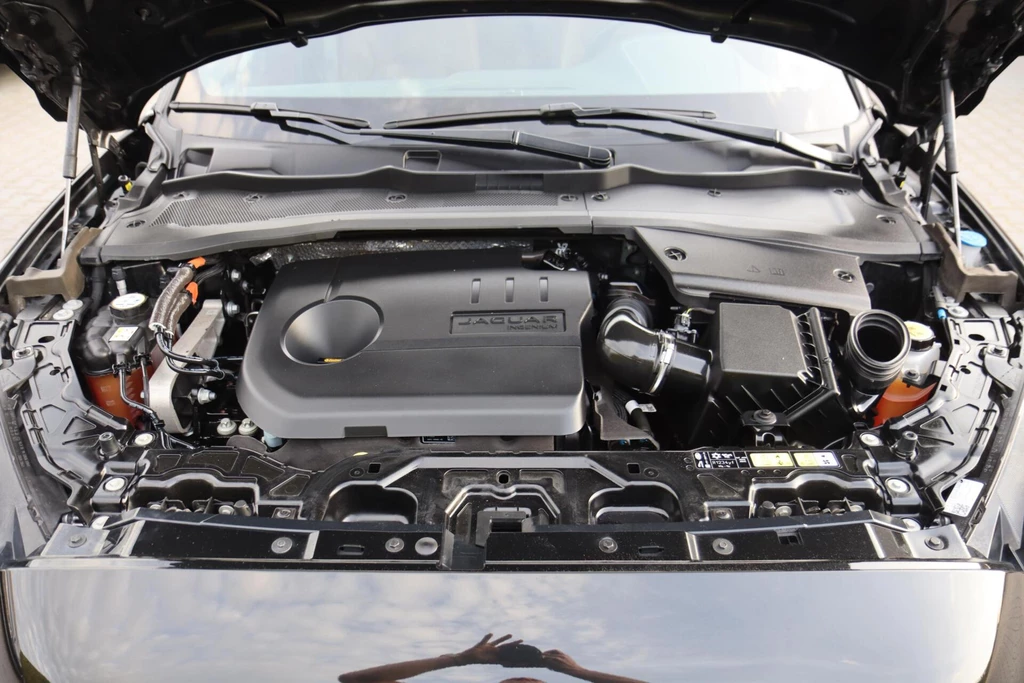 Jaguar E-PACE – foto 77