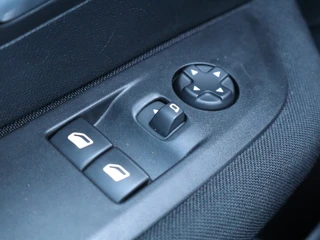 Peugeot 208 – thumbnail 11