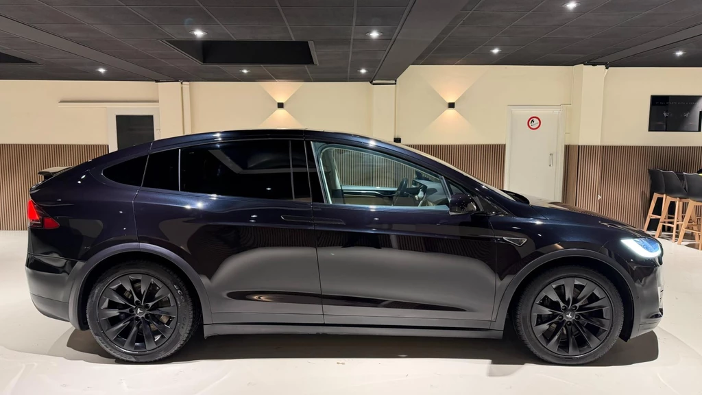 Tesla Model X – foto 8