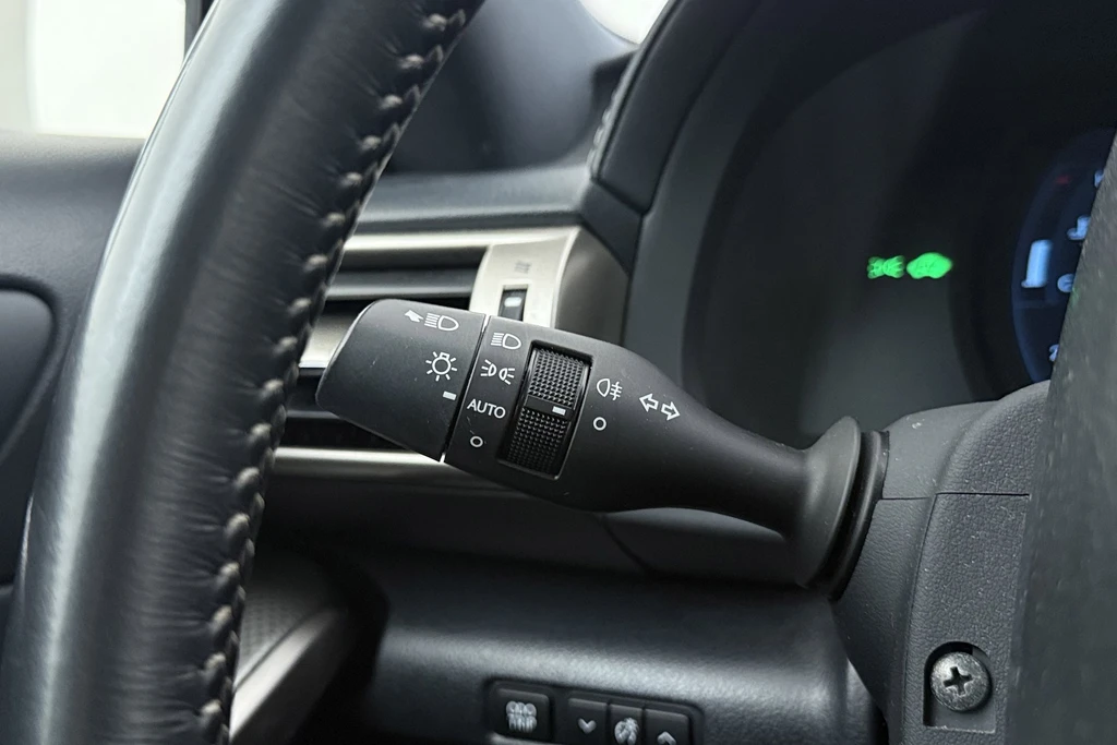 Lexus IS – foto 38