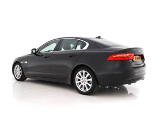 Jaguar XE – thumbnail 2