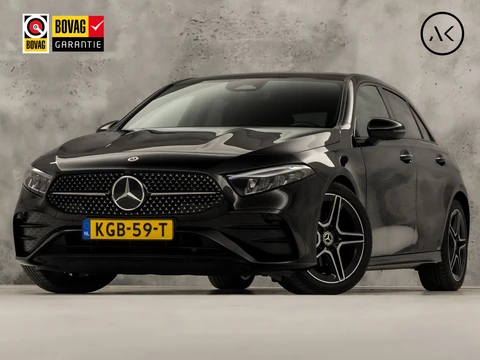 Mercedes-Benz A-Klasse 180 AMG Line Automaat (FABRIEKSGARANTIE, APPLE CARPLAY, GROOT NAVI, SFEERVERLICHTING, CAMERA, KUIPSTOELEN, STOELVERWARMING, GETINT GLAS, NIEUWSTAAT)