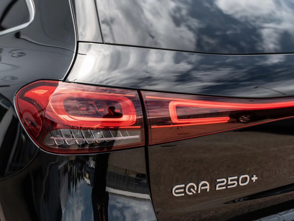 Mercedes-Benz EQA – foto 12