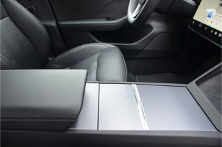 Tesla Model 3 – thumbnail 8