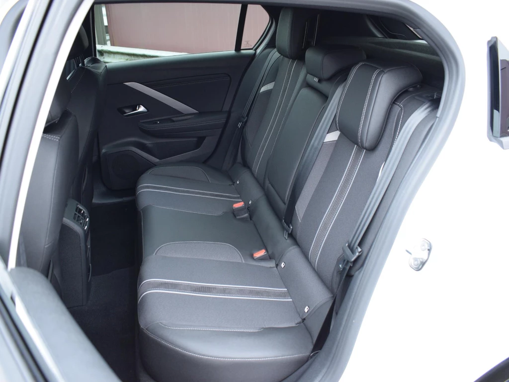 Opel Astra – foto 21