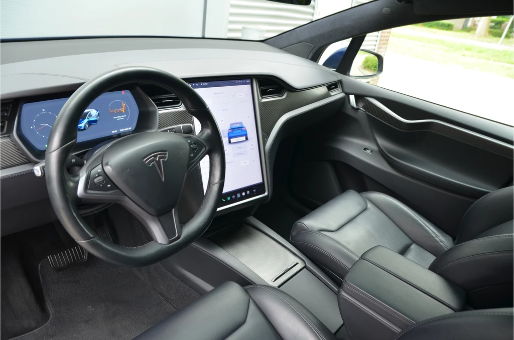 Tesla Model X – foto 12