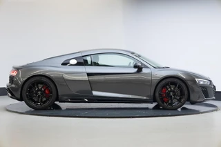 Audi R8 – thumbnail 6