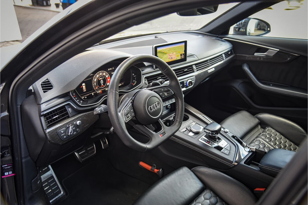 Audi RS4 – foto 16