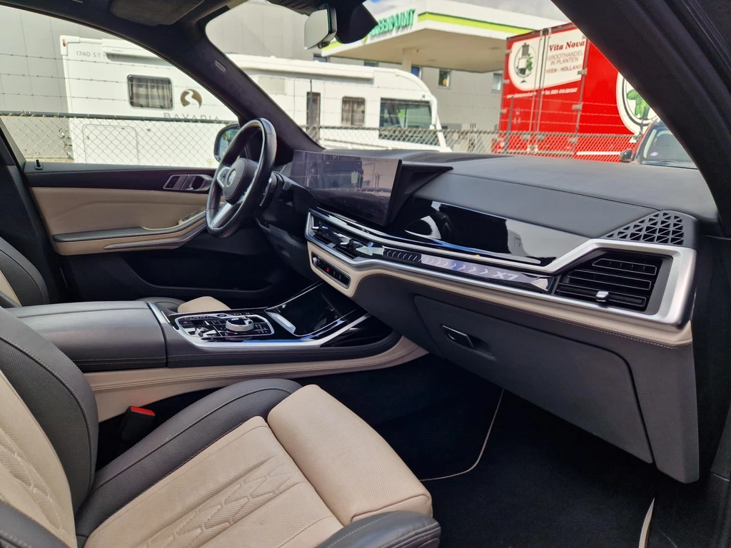 BMW X7 – foto 16