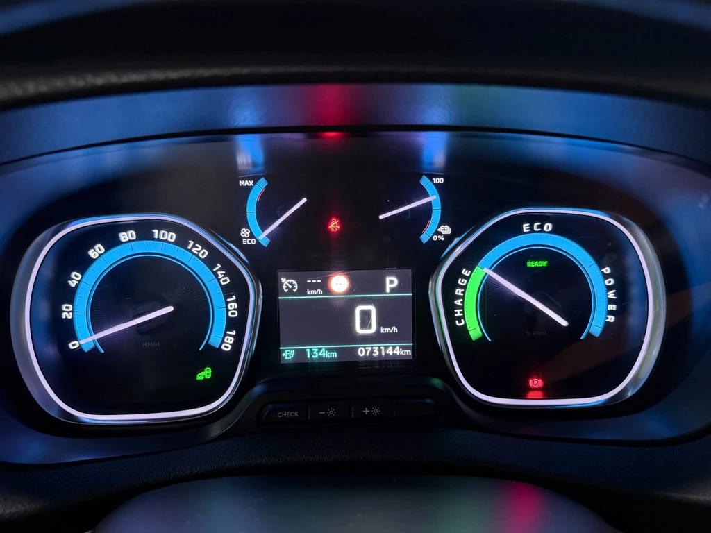 Peugeot e-Traveller – foto 29