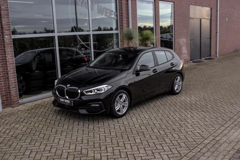 BMW 1-serie 116d F40 Executive Edition | 1e eigenaar | NL Auto | DAB | LED | Carplay | PDC | Cruise-control | Climate control | Sportstuur | Mistlampen | 16 inch