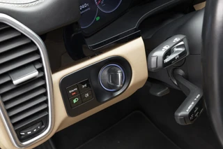 Porsche Cayenne – thumbnail 32