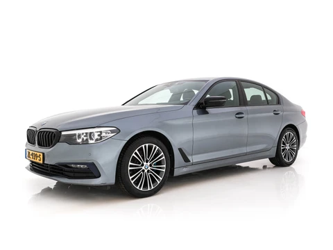 BMW 5 Serie 520i Executive Edition Sportline Aut. *LEATHER-FABRIC | FULL-LED | DIGI-COCKIT | KEYLESS | NAVI-FULLMAP | HEATED-SPORTSEATS | PRIVACY-GLASS | AMBIENTLIGHT | ECC | CARPLAY | PDC | TOWBAR | 18"ALU*