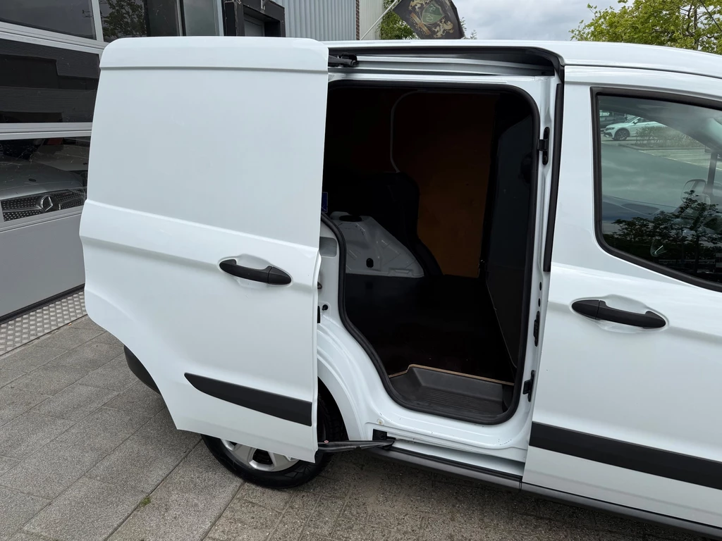 Ford Transit Courier – foto 39