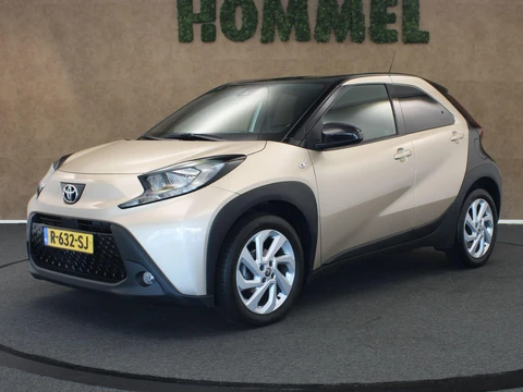 Toyota Aygo X 1.0 VVT-i S-CVT Pulse - VOORSTOELEN VERWARMD - ADAPTIVE CRUISE CONTROL - APPLE CARPLAY/ANDROID AUTO - ACHTERUITRIJ CAMERA