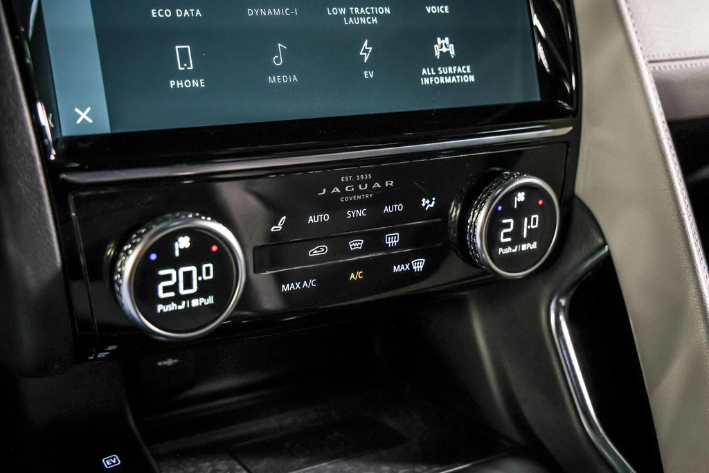 Jaguar E-PACE – foto 47