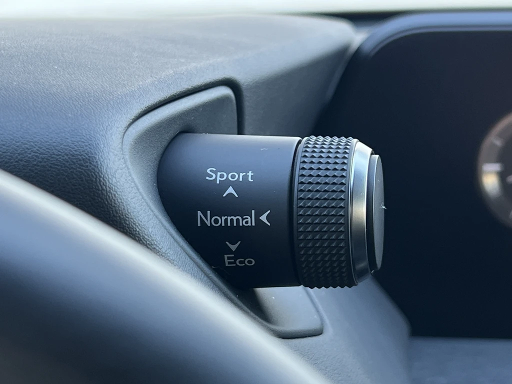 Lexus UX – foto 17