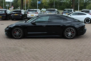 Porsche Taycan – thumbnail 2