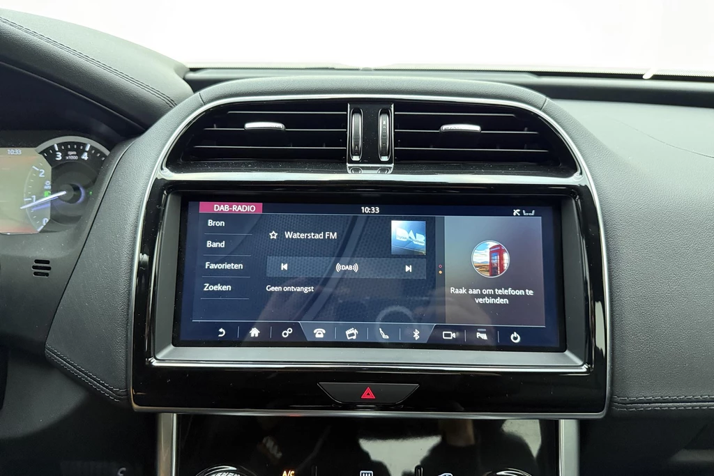 Jaguar XE – foto 28