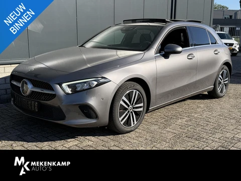 Mercedes-Benz A-klasse 250 e Business Line 17"/Panoramadak/Adaptieve cruise/Dodehoek/Stoelverwarming/LED/PDC v+a/Apple Carplay & Android Auto