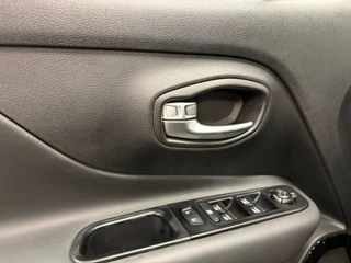 Jeep Renegade – thumbnail 19